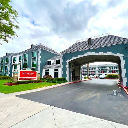 Hotel Ramada By Wyndham Anaheim Convention Center Exterior foto